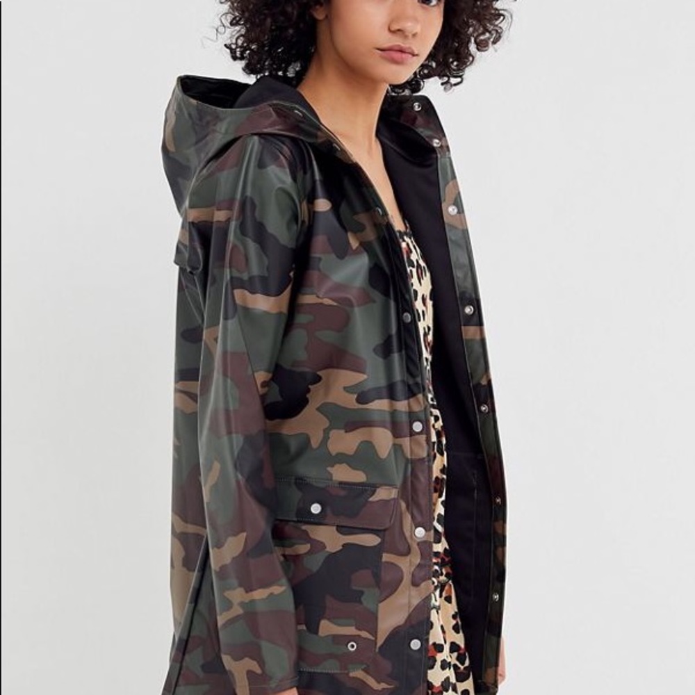 Urban Outfitters Camo Herschel Raincoat M